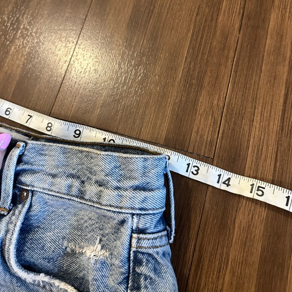 Parker Vintage Cut Off Short in Swapmeet
AGOLDE size 25 Aritzia 
Denim Jeans - Picture 7 of 9